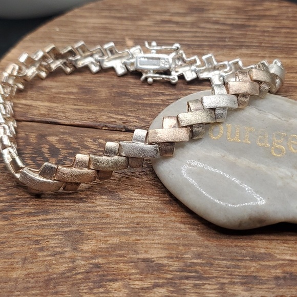 R.J. Graziano Jewelry - RJ GRAZIANO sterling cross tracks tennis bracelet‎ B2504 estate vintage